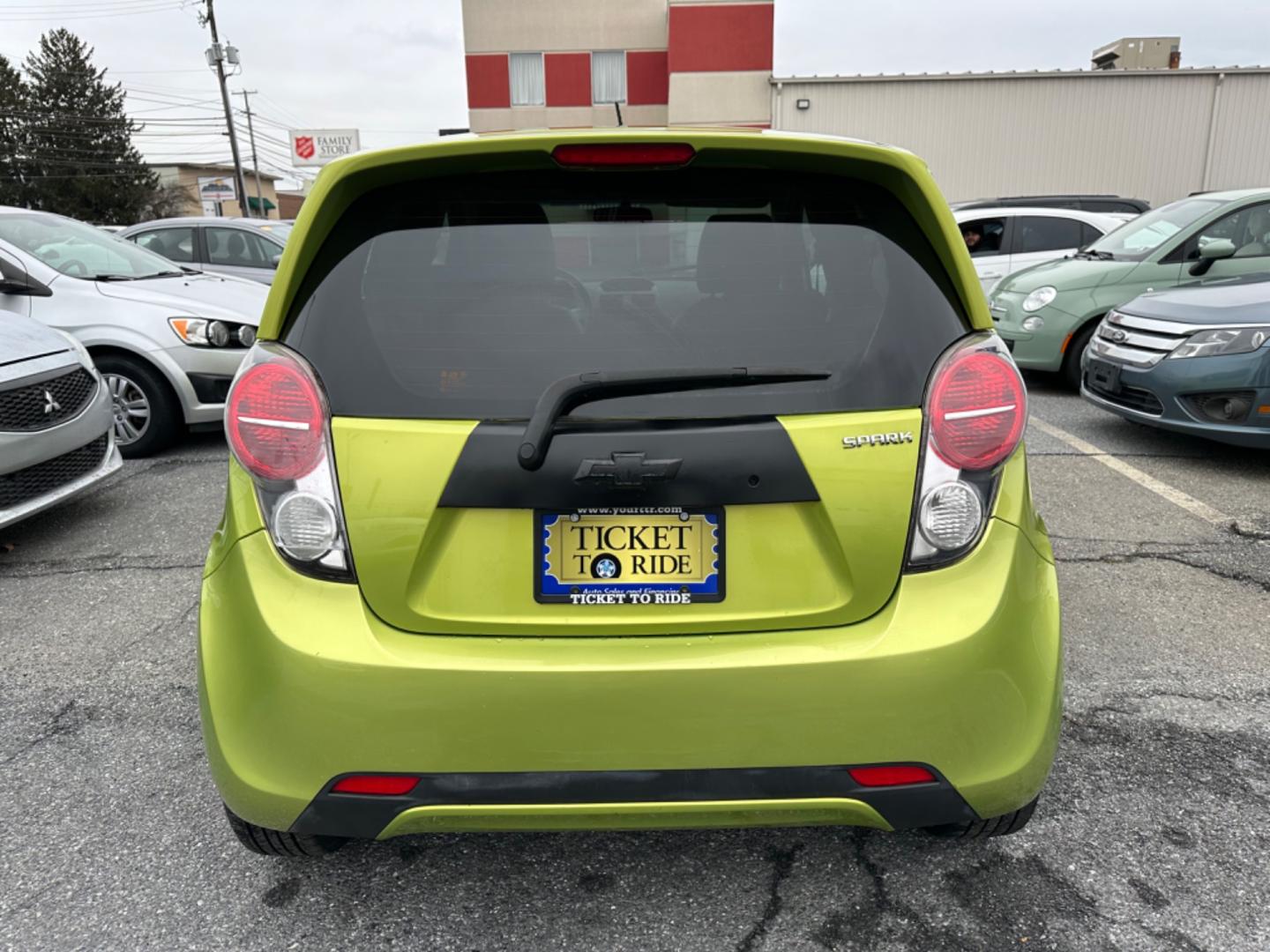 2013 GREEN* Chevrolet Spark 1LT Manual (KL8CC6S91DC) with an 1.2L L4 16V DOHC engine, 5-Speed Manual transmission, located at 1254 Manheim Pike, Lancaster, PA, 17601, (717) 393-9133, 40.062870, -76.323273 - Photo#5